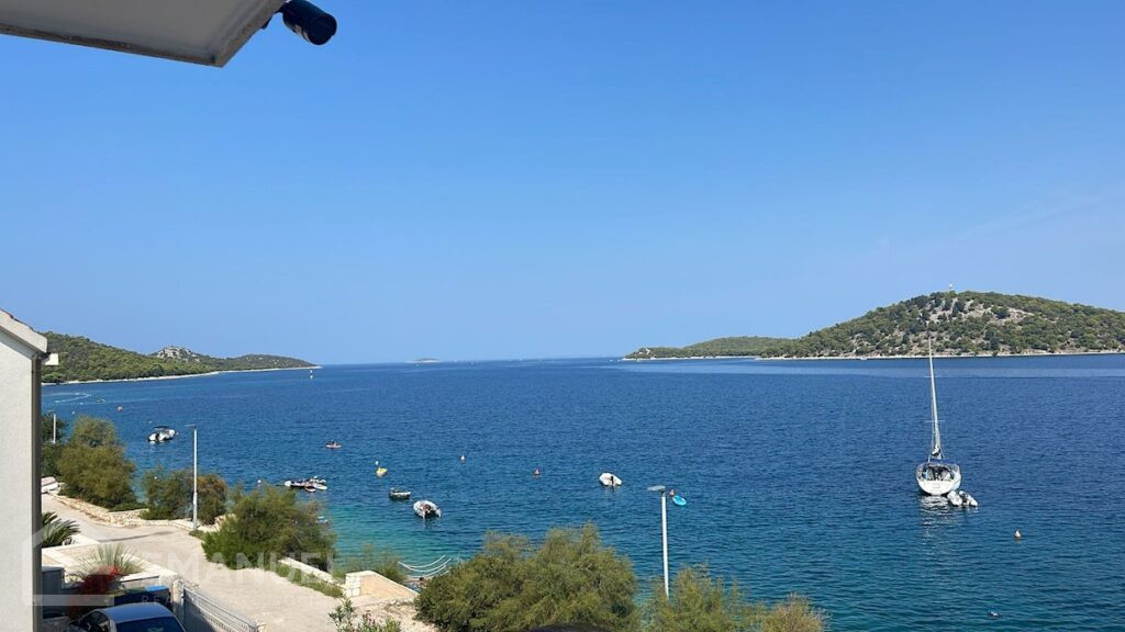 AKHJ5LWBOU_8092